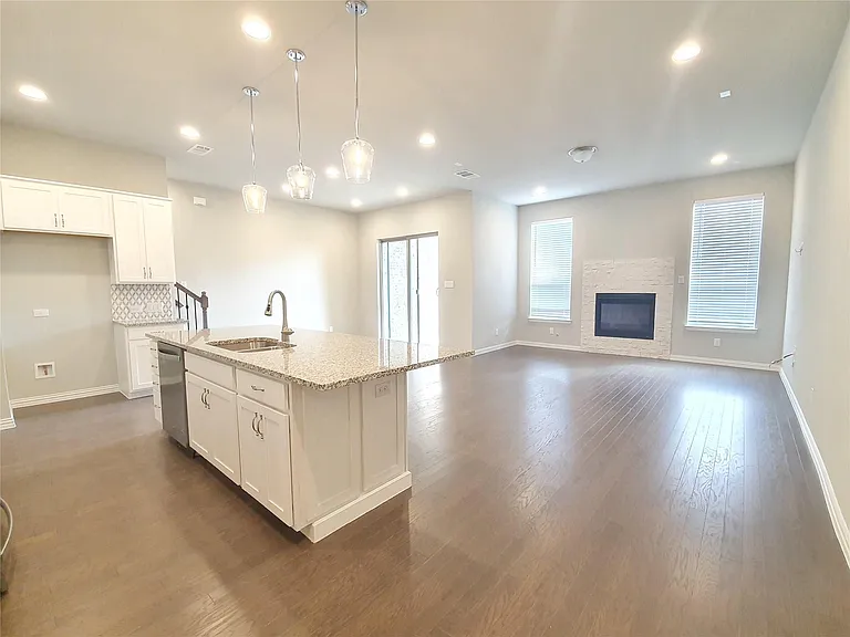 8266 Primrose Way — Photo 6