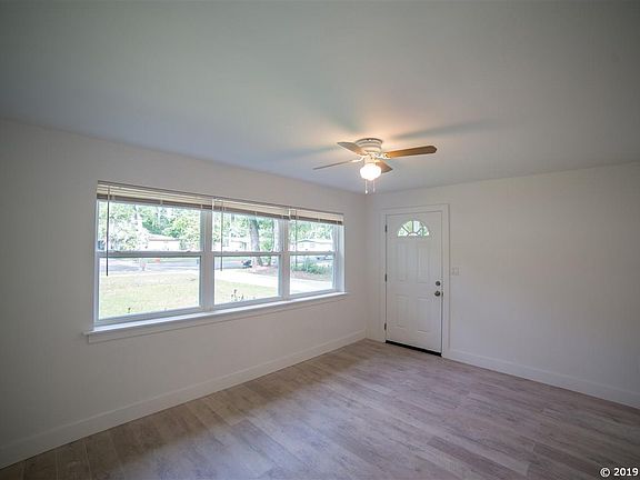 4th image of 531 NE 9th St