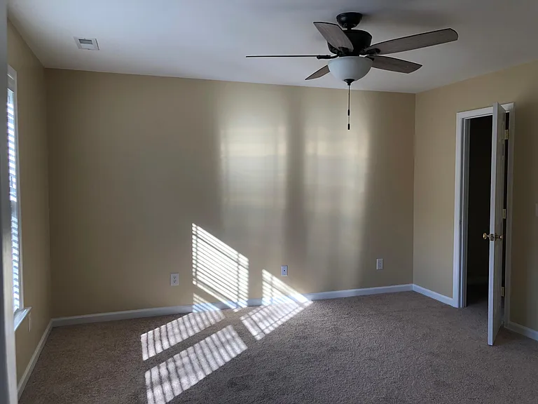 11008 Farmville Rd — Photo 17