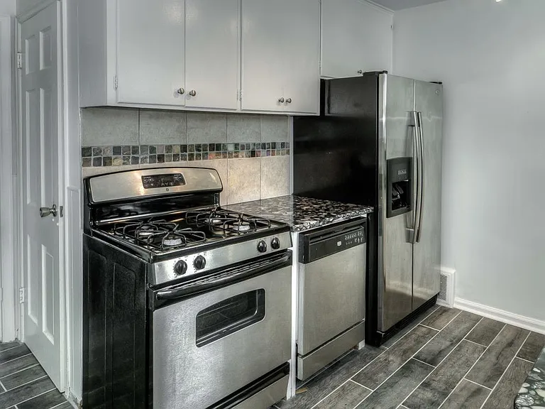 5129 Woolworth Ave — Photo 7