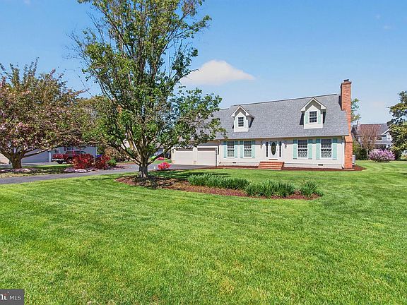 3rd image of 106 Creekside Dr