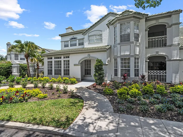 Henley Tampa Palms — Photo 33