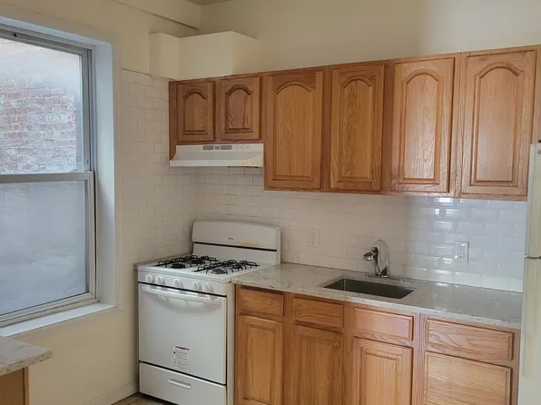 22-37 35th Street image 2 of 8