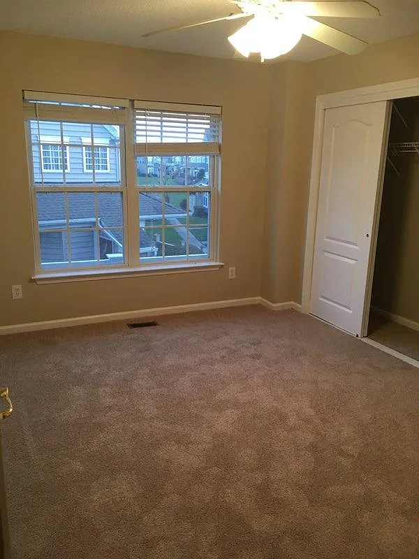 2457 Old Greenbrier Rd — Photo 4