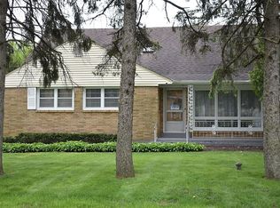 4615 Orchard Ln, Crystal Lake, IL 60014