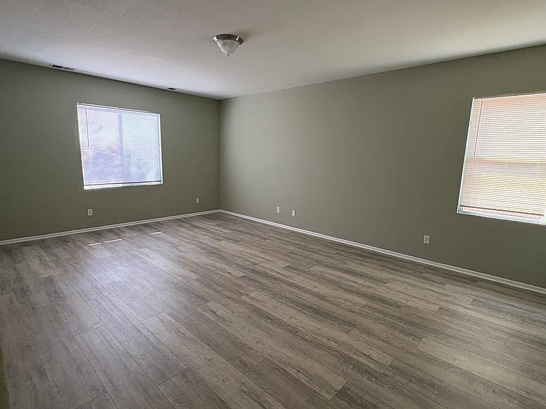 29187 Woodbine Ln — Photo 5