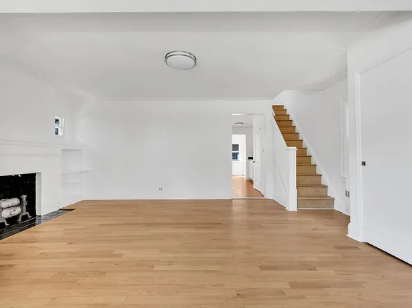 1960 E 21st St, Brooklyn, NY 11229