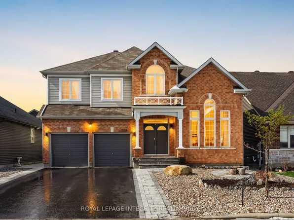 208 Rover St, Ottawa, ON K2V 0G2
