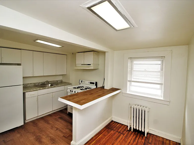 912 Saint Paul St. — Photo 2