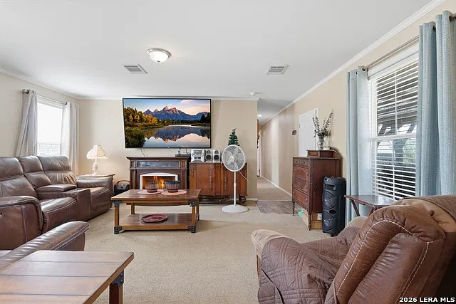3 bed, 2.0 bath, 1404 sqft, $1,700 — Photo 2