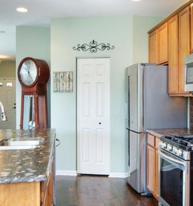 2nd image of 192 Diana Dr