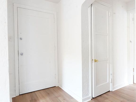 4th image of 330 Greenlee Rd #8
