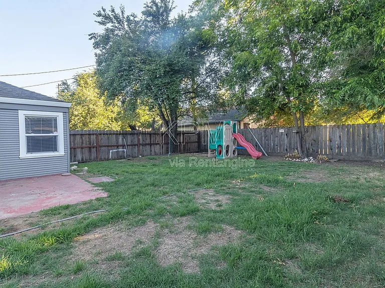 1421 Buena Vista Ave — Photo 20
