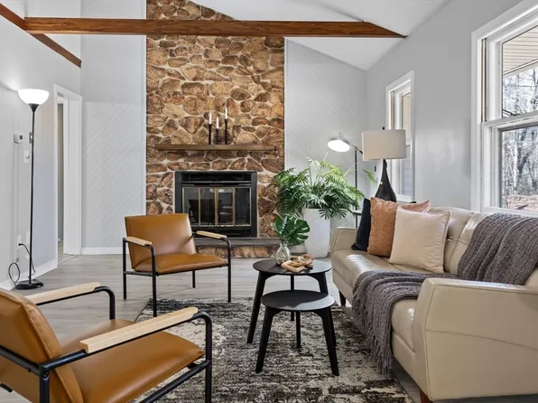 58 Kings Ter, Pembroke, MA 02359