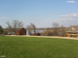 17-171R Lakeside Dr, Lanark, IL 61046