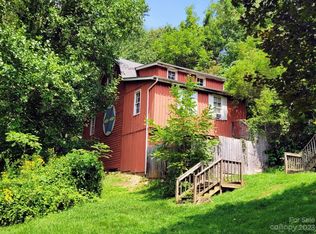105 N Hill St, Waynesville, NC 28786