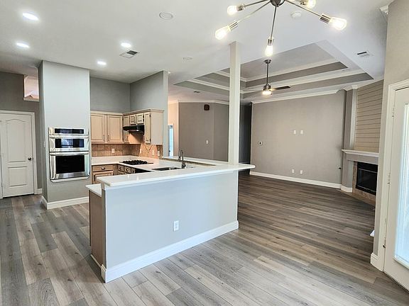 5th image of 2043 Vista Dr