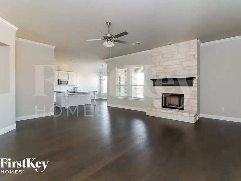 109 Independence Dr — Photo 4