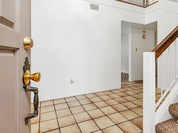 4th image of 2000 Ashe Rd Unit 32