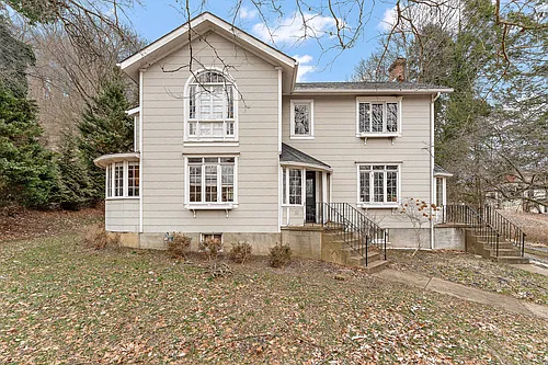 732 Orchard Ter Photo 1
