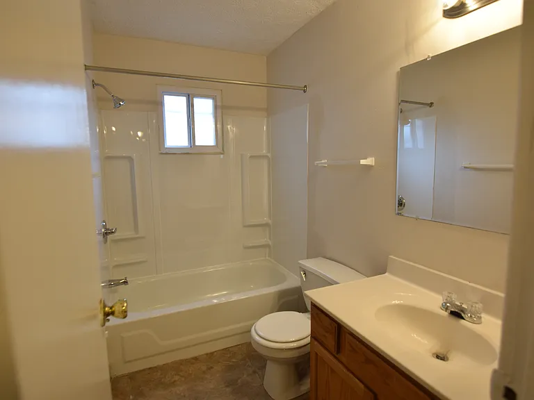 1251 Summit St #A — Photo 6