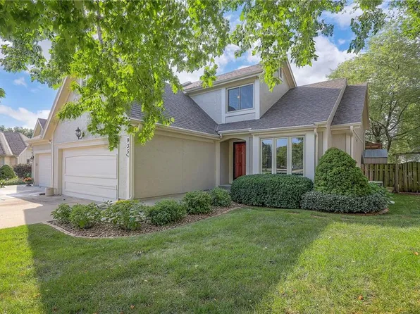 11935 Grandview St, Overland Park, KS 66213