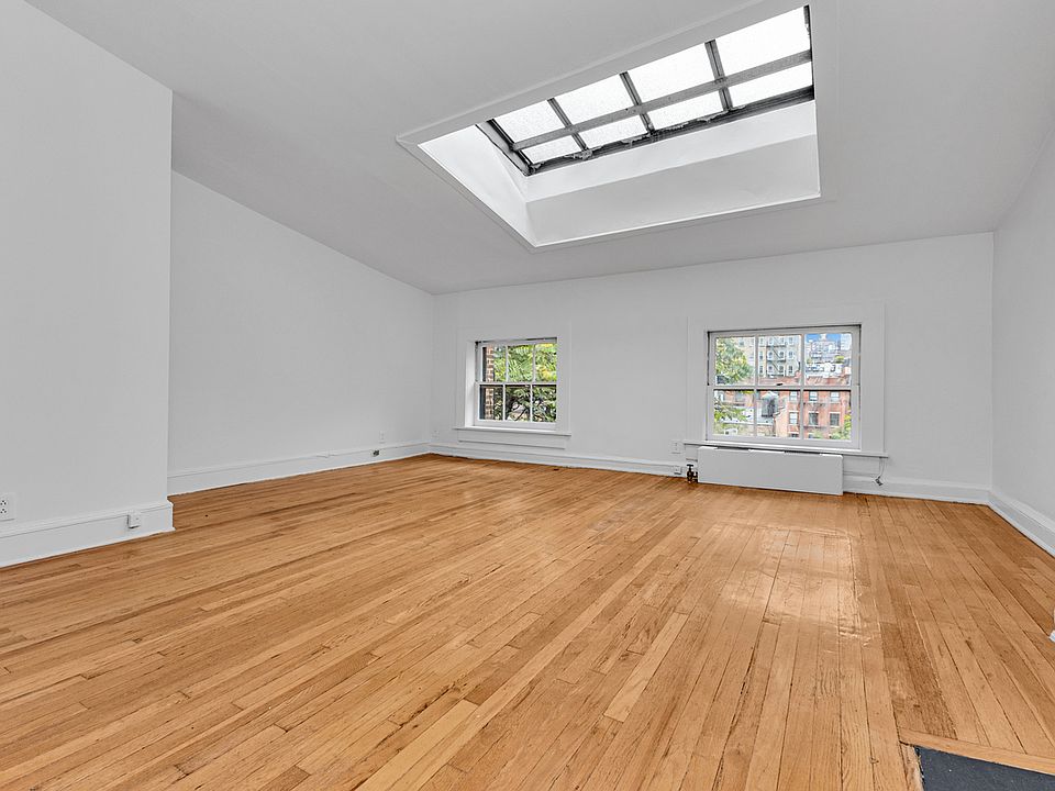 1st image of 24 Washington Sq N APT 4R