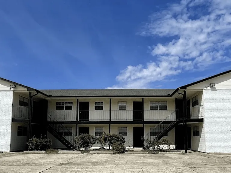 City View Apartments — Photo 1