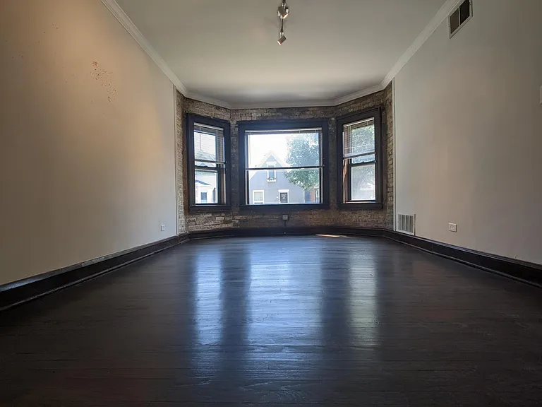 2512 N Sacramento Ave #3 — Photo 9