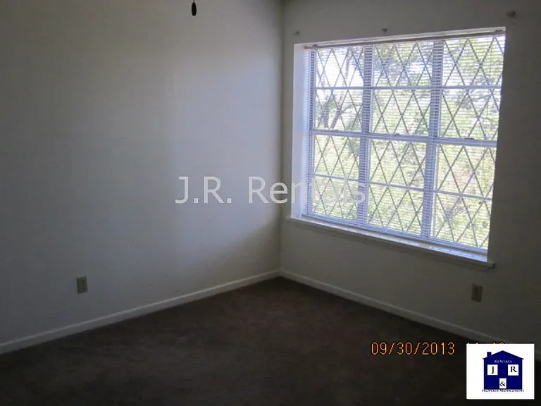 632 Manning Dr — Photo 7