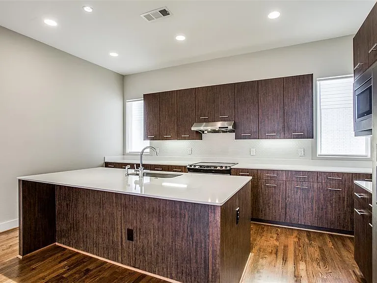 2325 Stutz Dr #41 — Photo 9