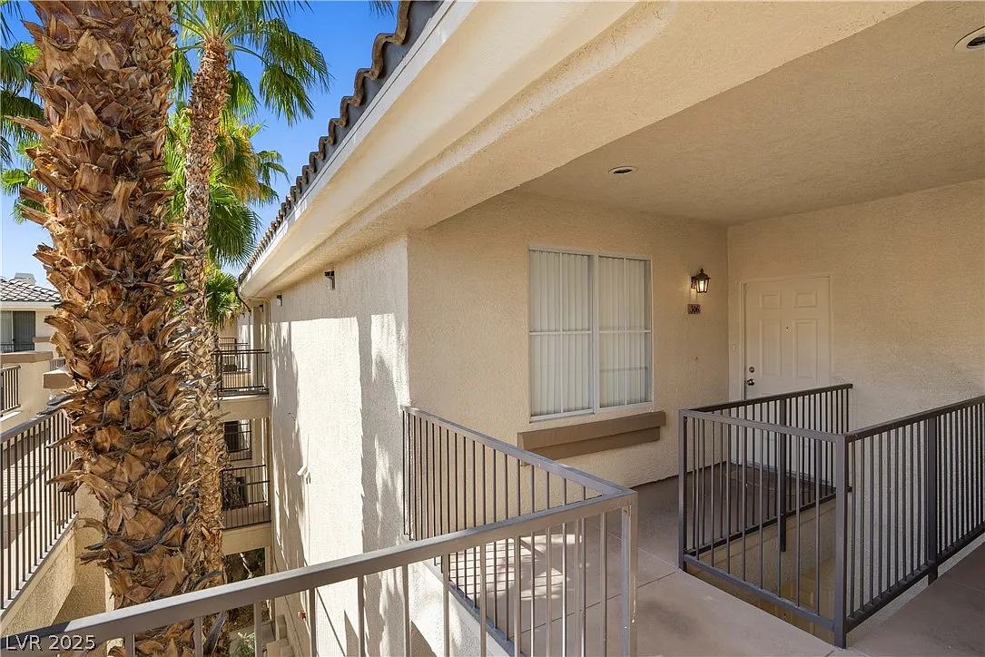 2 bed, 2.0 bath, 943 sqft, $1,475 — Photo 1