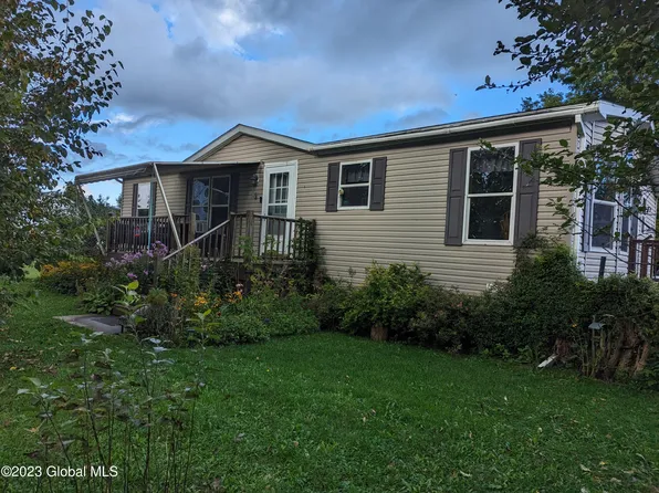 94 Park Avenue, Ticonderoga, NY 12883