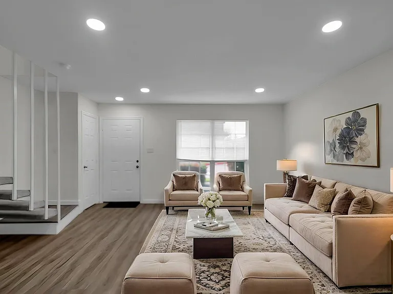 6111 Beverly Hill St #32 — Photo 4