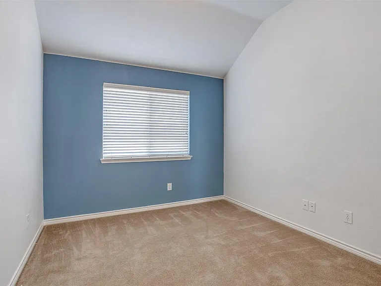 1627 Summerfield Dr — Photo 13