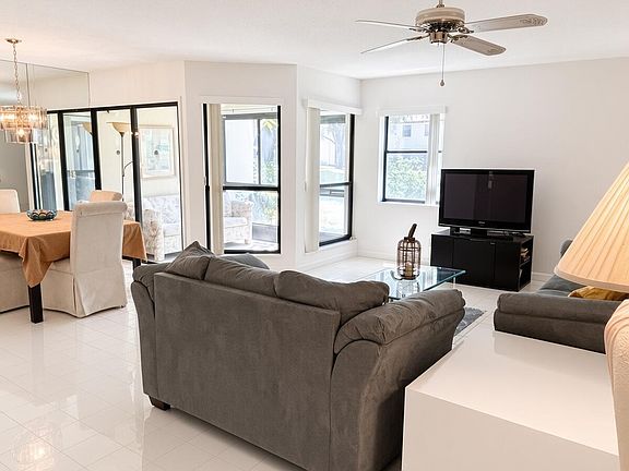3rd image of 3555 Lucerne Park Drive