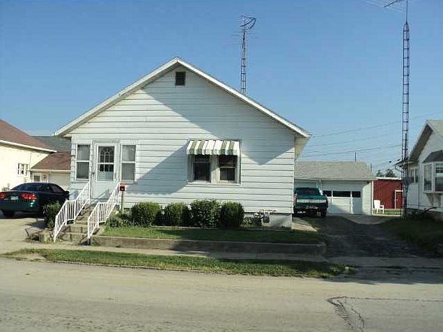 2nd image of 108 E Canal St