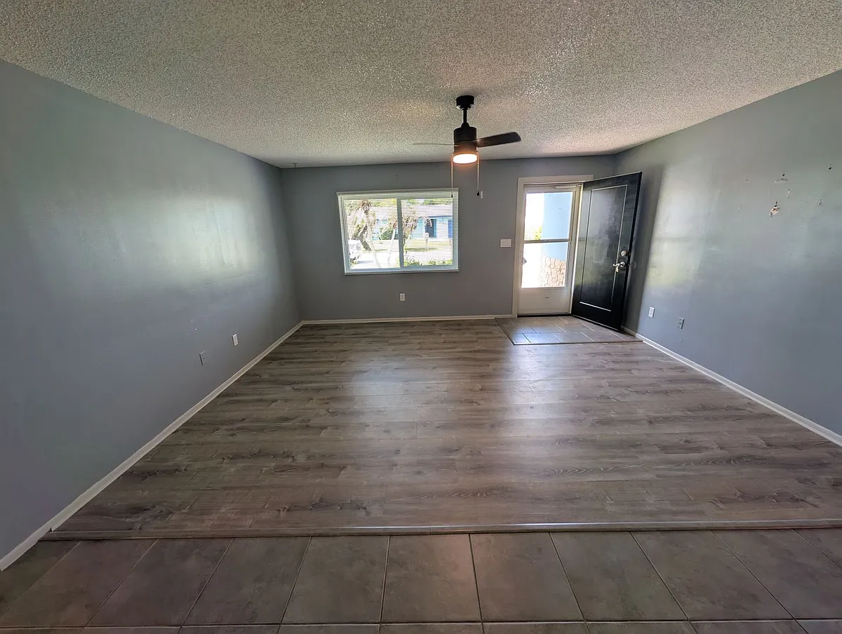 Building Photo - 2655 Wilmette Ave
