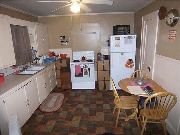 4th image of 118 21st St SE