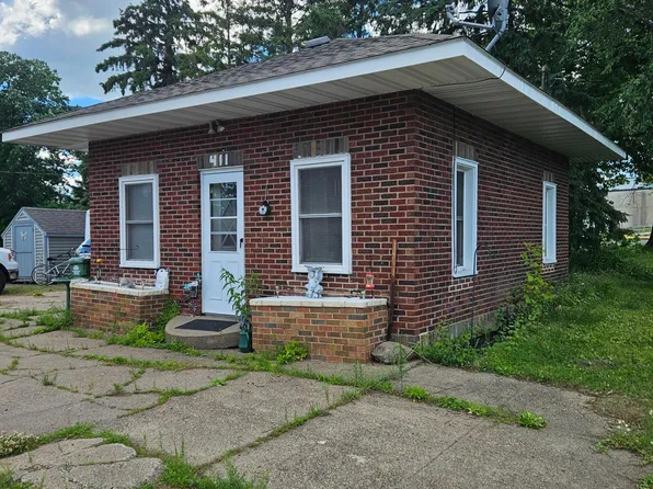 411 5th St, Clear Lake, WI 54005