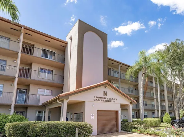 1000 SW 125th Ave APT 211N, Pembroke Pines, FL 33027