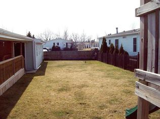 1082 Ridgewood Dr, Lockport, NY 14094