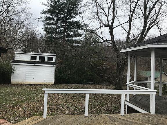 4th image of 137 Meadow Dr