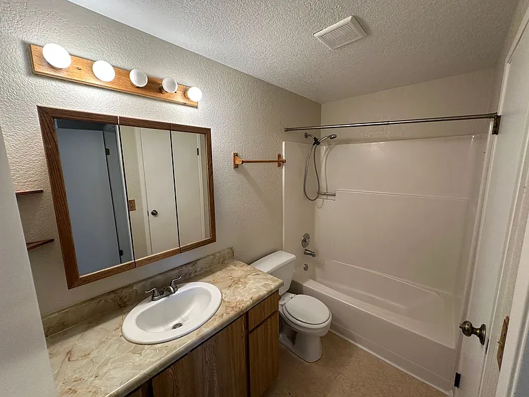 813 Haskell Ct — Photo 10
