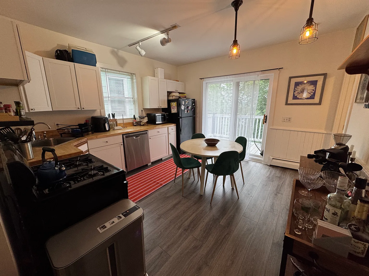 2 bed, 1200 sqft, $2,950 — Photo 2