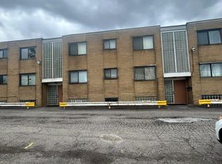 4467 Lee Rd, Cleveland, OH 44128