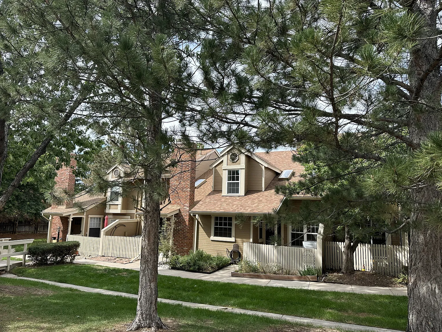 3 bed, 2.5 bath, 1798 sqft, $2,450 — Photo 1