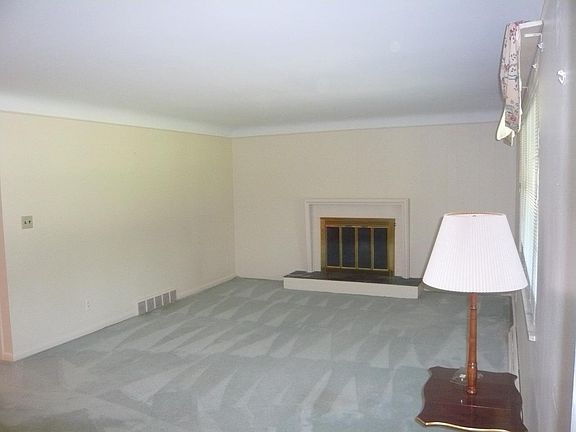 2nd image of 3708 Gerdsen Ln
