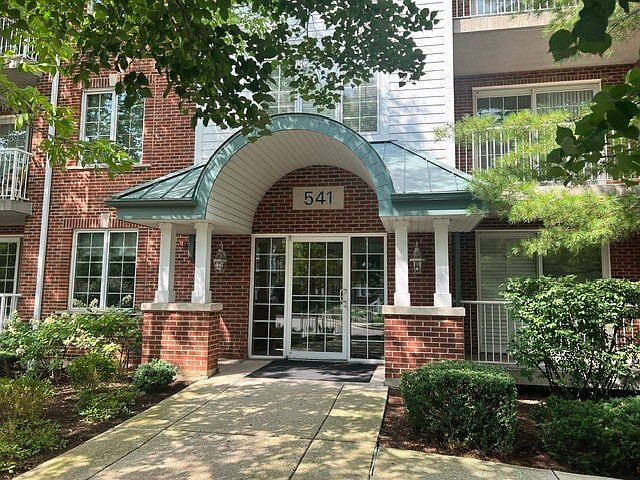 1st image of 541 Hough St APT 305