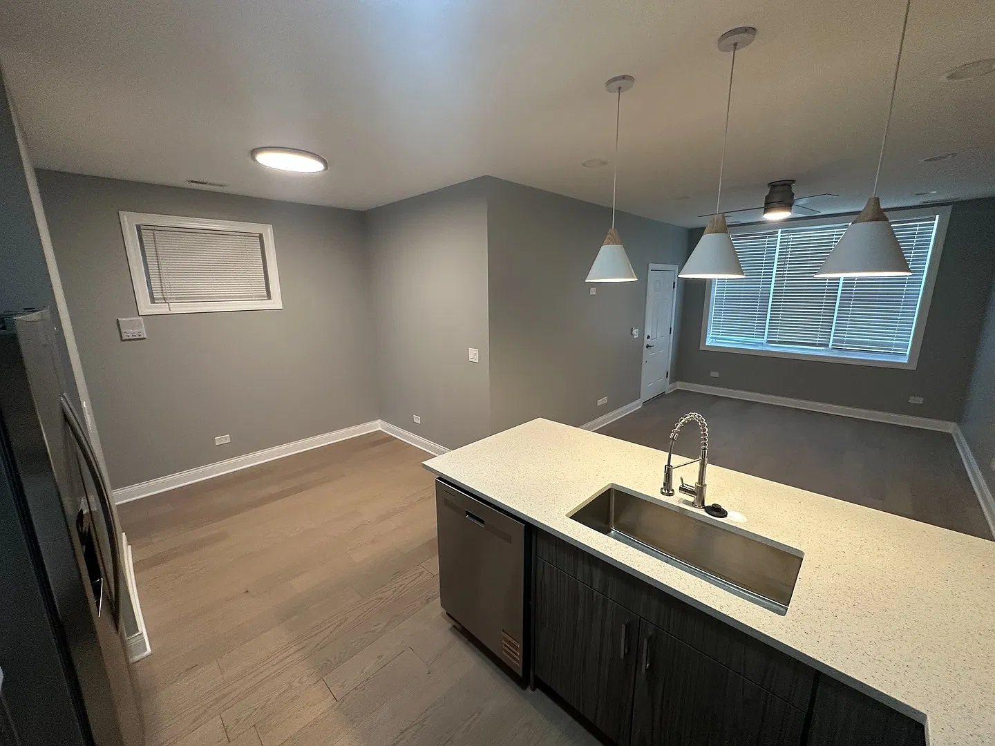 3 bed, 1600 sqft, $2,350 — Photo 3